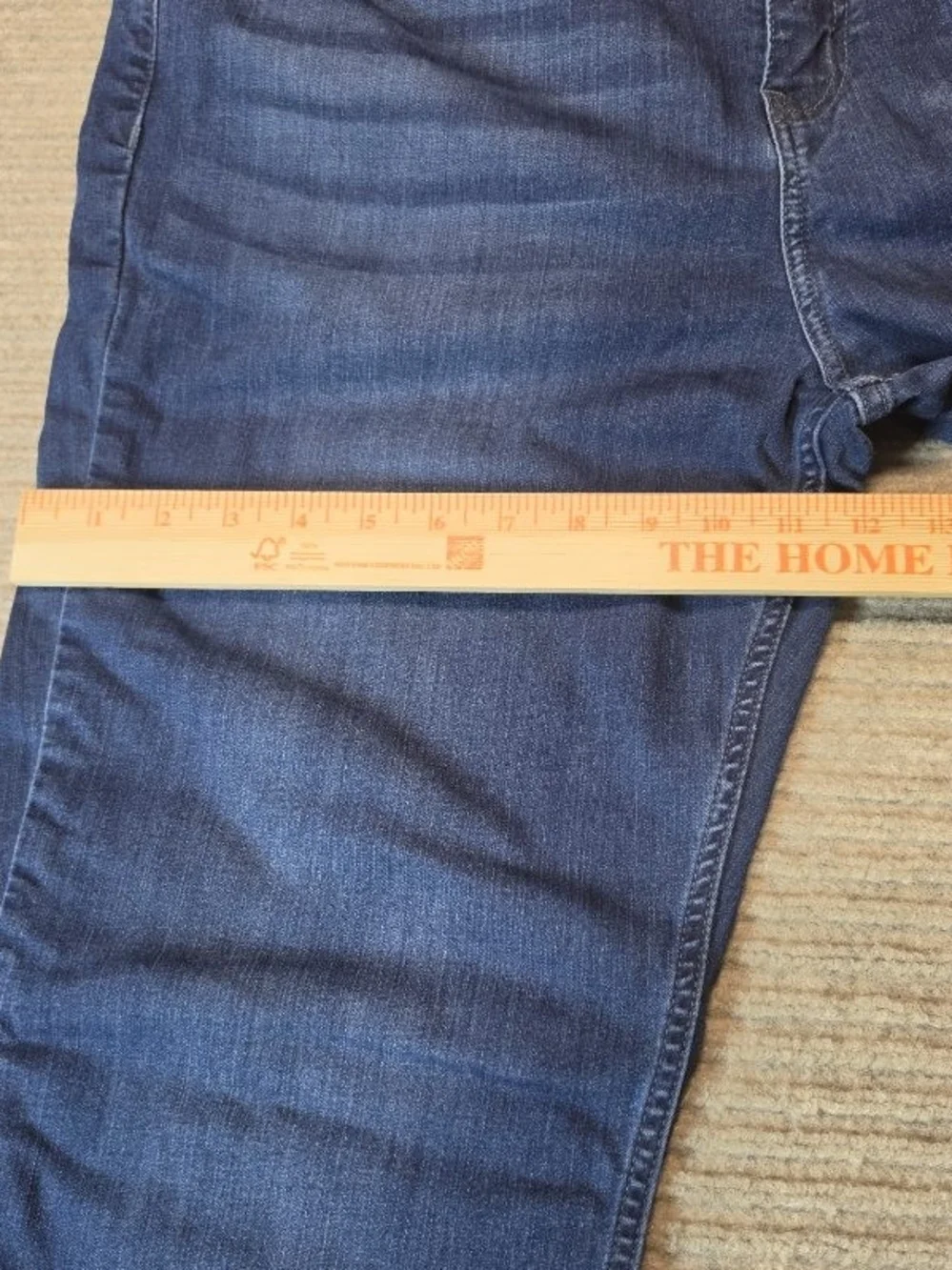 Mugsy Jeans small hole